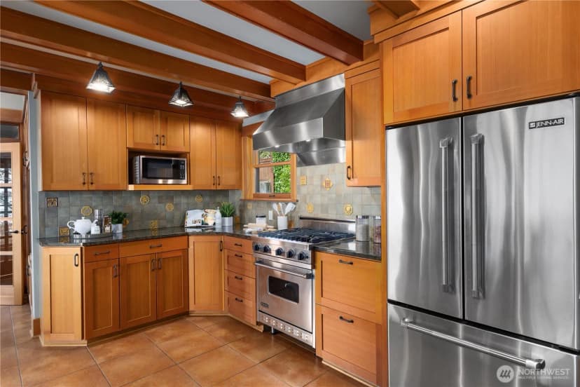 Property photo for 2563 Perkins Lane W, Seattle photo 15