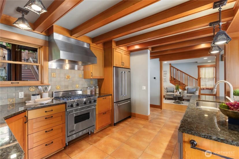 Property photo for 2563 Perkins Lane W, Seattle photo 16