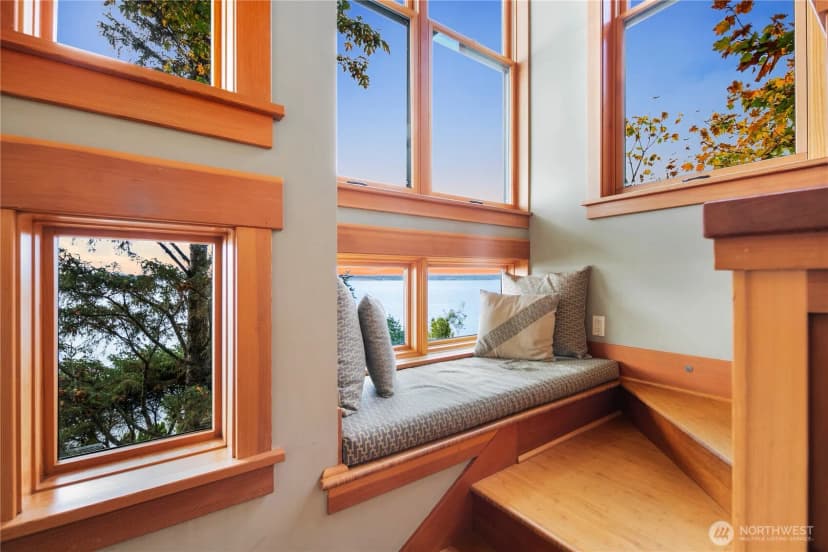 Property photo for 2563 Perkins Lane W, Seattle photo 32