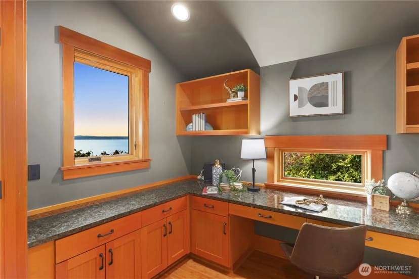 Property photo for 2563 Perkins Lane W, Seattle photo 11