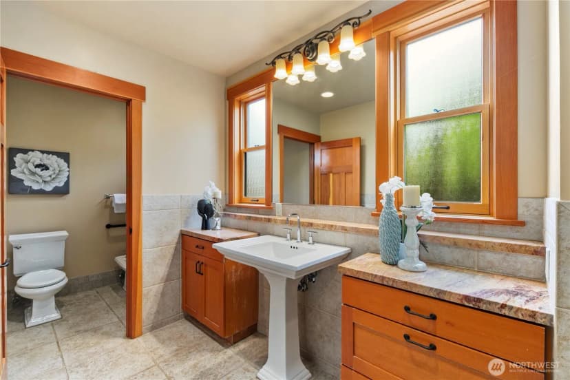 Property photo for 2563 Perkins Lane W, Seattle photo 23