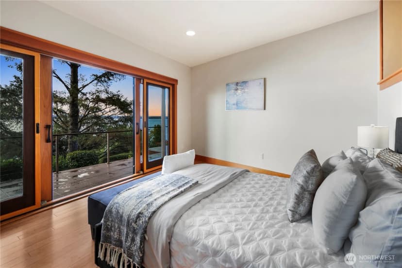 Property photo for 2563 Perkins Lane W, Seattle photo 38