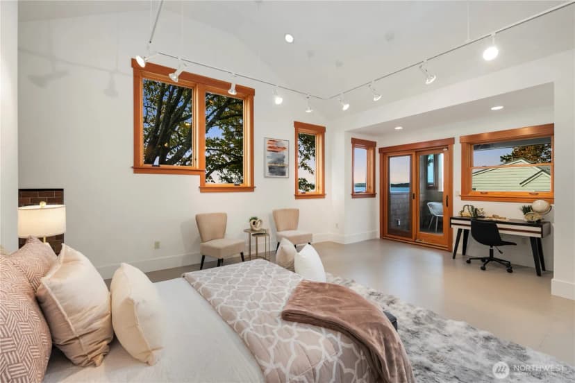 Property photo for 2563 Perkins Lane W, Seattle photo 28
