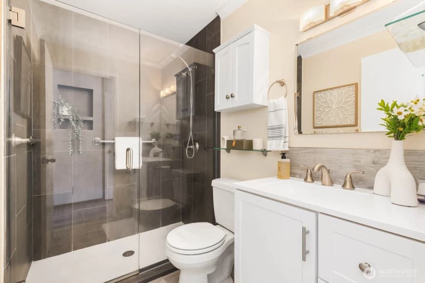 Property photo for 13279 15th Avenue Ne #b-20, Seattle photo 18