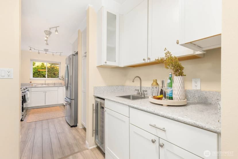 Property photo for 13279 15th Avenue Ne #b-20, Seattle photo 10