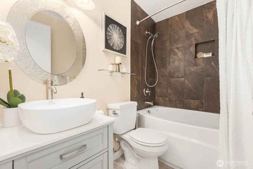 Property photo for 13279 15th Avenue Ne #b-20, Seattle photo 16