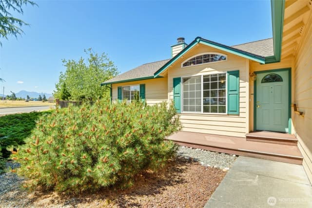 Property photo for 109 N Honeycomb Circle, Sequim photo 2