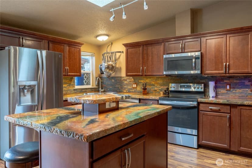 Property photo for 21304 131st Street Ct E, Bonney Lake photo 12