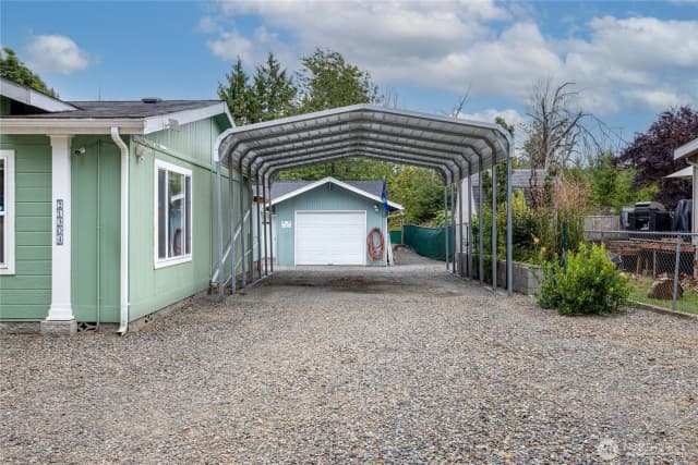 Property photo for 21304 131st Street Ct E, Bonney Lake photo 5