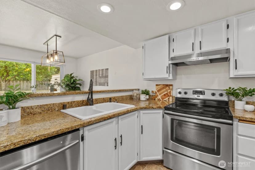 Property photo for 10917 Se 251st Place #a40a, Kent photo 10