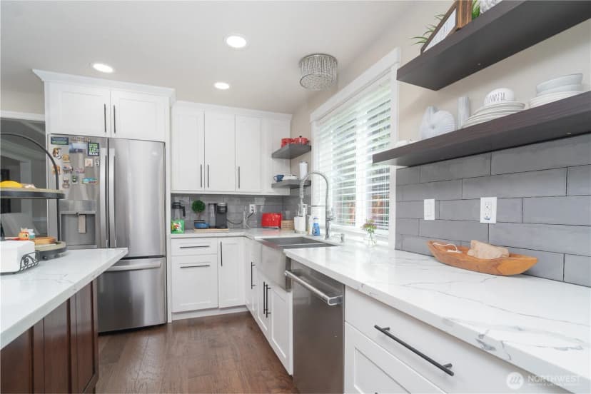 Property photo for 7118 57th Street Court W, University Place photo 7