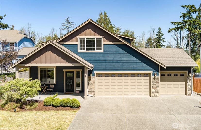 Property photo for 3230 Sw Fairway Point Drive, Oak Harbor