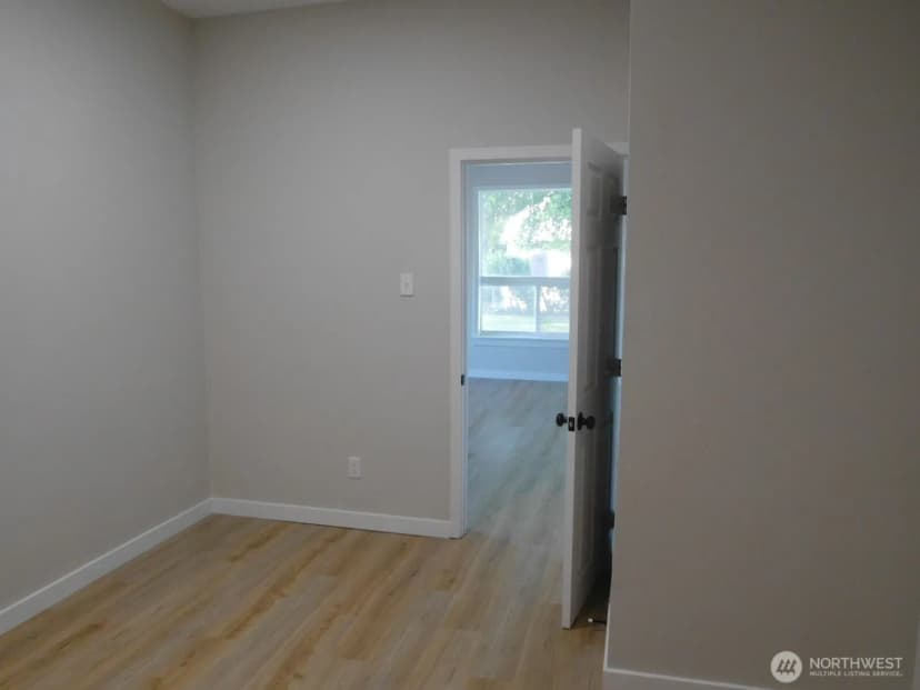 Property photo for 135 N 3rd Avenue, Connell photo 27