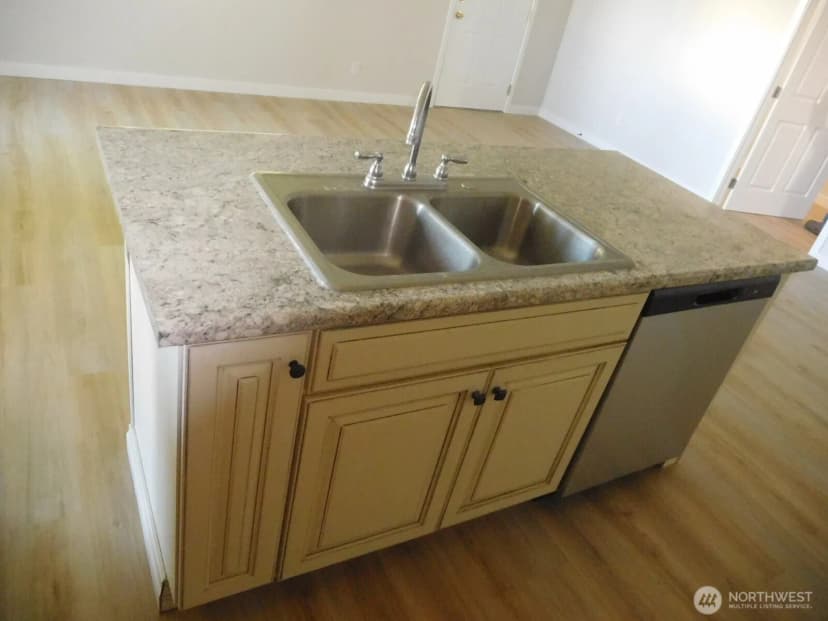 Property photo for 135 N 3rd Avenue, Connell photo 15