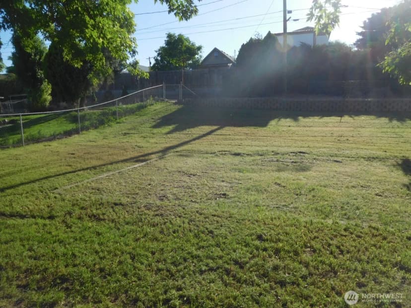 Property photo for 135 N 3rd Avenue, Connell photo 7
