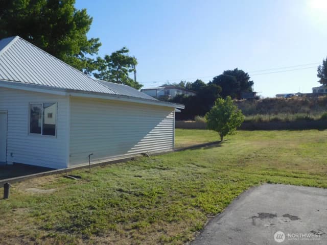 Property photo for 135 N 3rd Avenue, Connell photo 5