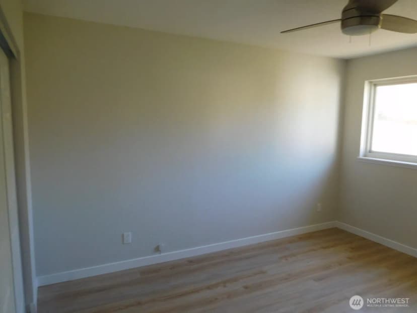 Property photo for 135 N 3rd Avenue, Connell photo 17