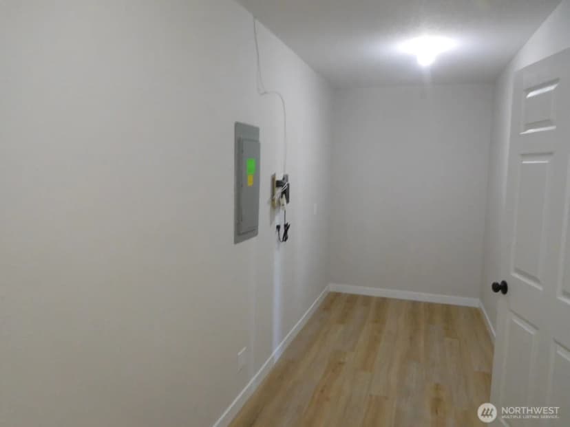 Property photo for 135 N 3rd Avenue, Connell photo 16