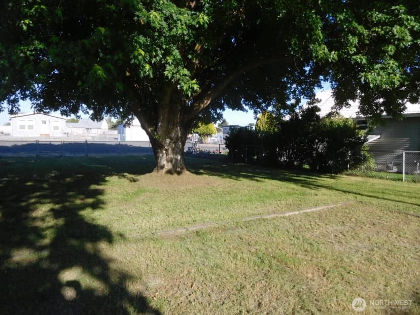 Property photo for 135 N 3rd Avenue, Connell photo 9
