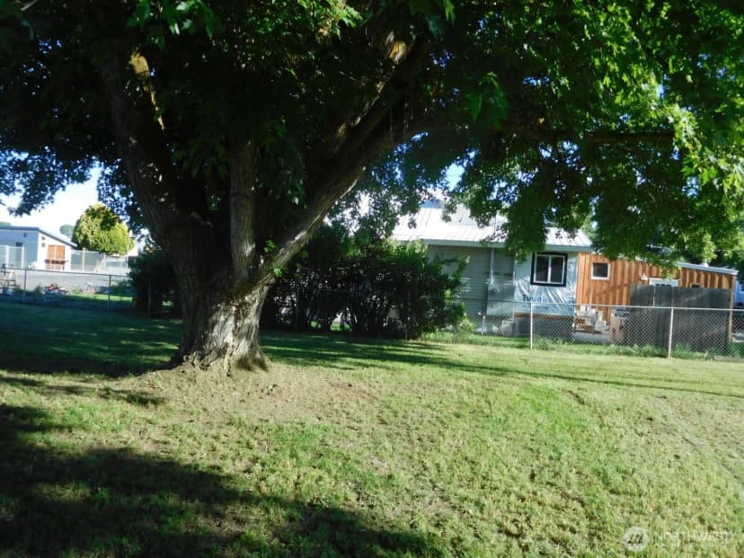 Property photo for 135 N 3rd Avenue, Connell photo 10
