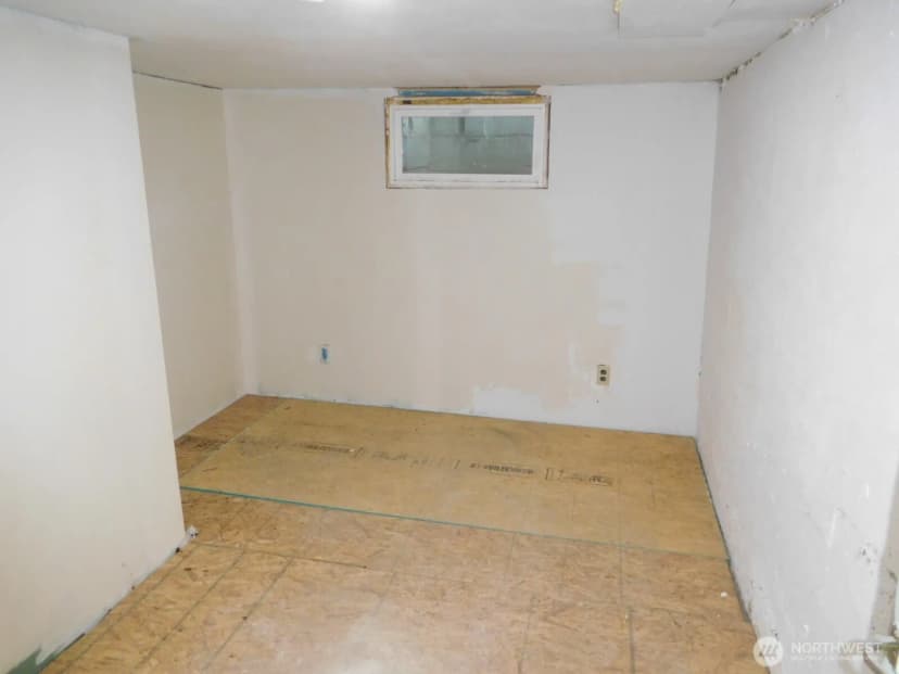 Property photo for 135 N 3rd Avenue, Connell photo 38