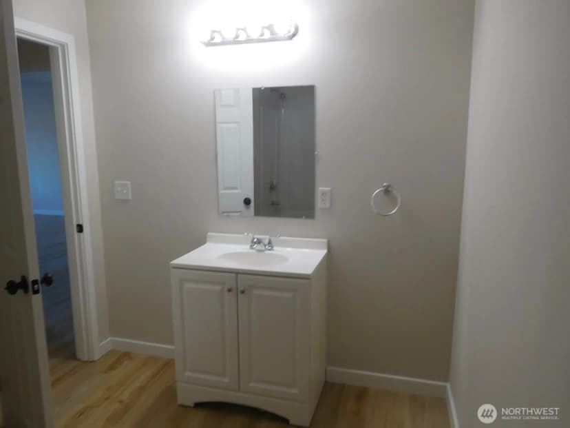 Property photo for 135 N 3rd Avenue, Connell photo 29