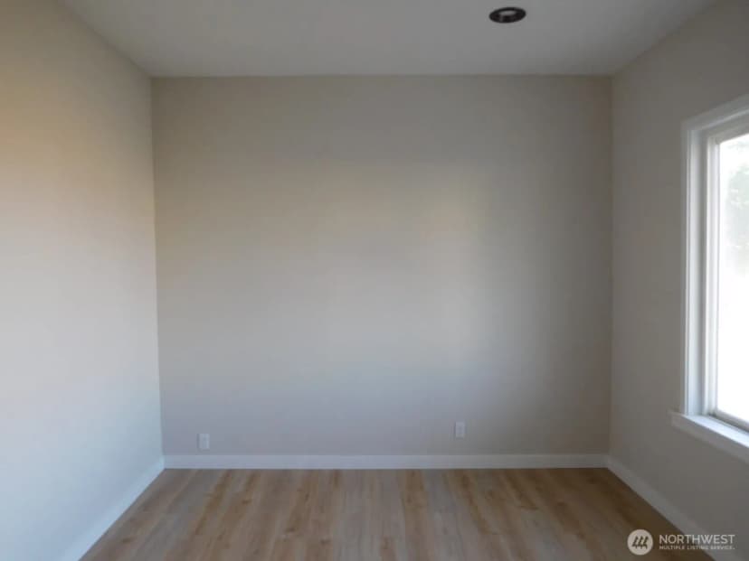 Property photo for 135 N 3rd Avenue, Connell photo 23