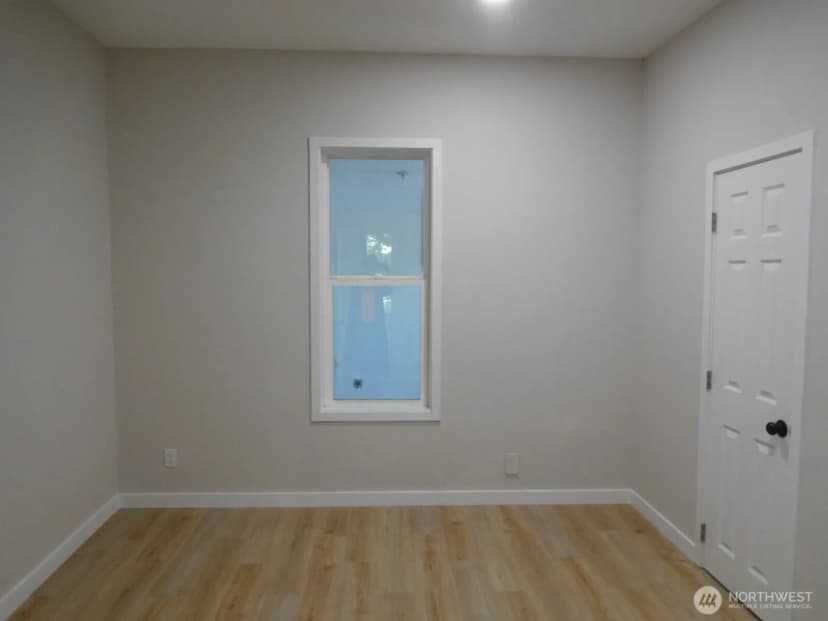 Property photo for 135 N 3rd Avenue, Connell photo 26