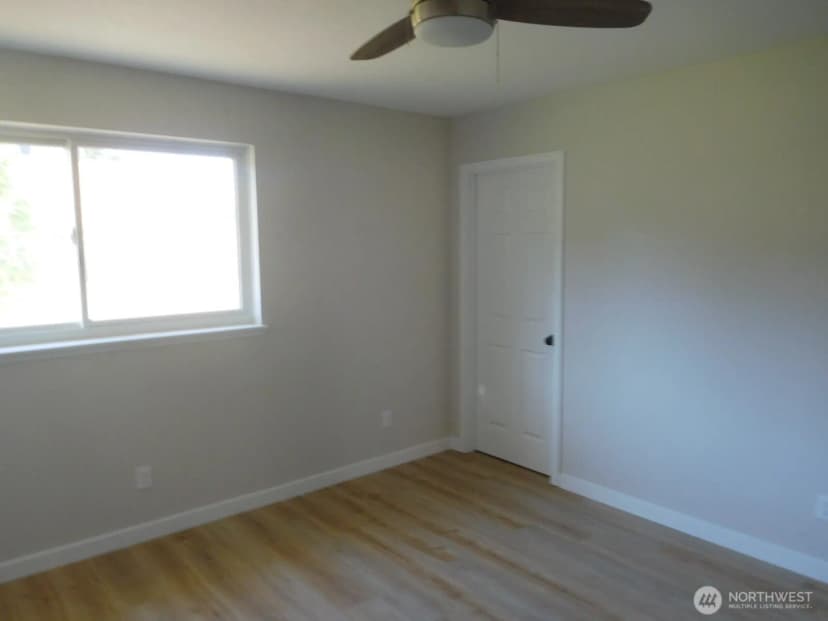 Property photo for 135 N 3rd Avenue, Connell photo 18