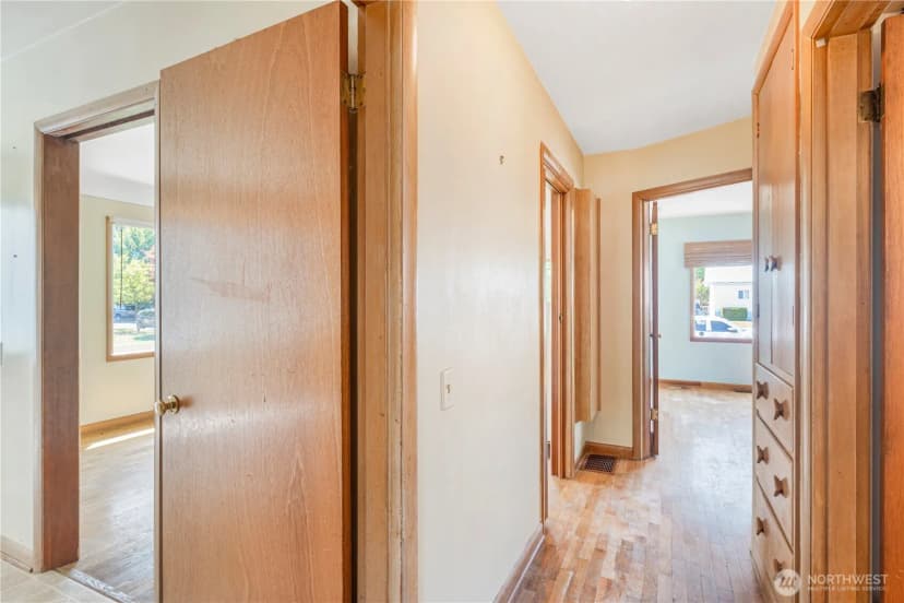 Property photo for 1505 Oakes Avenue, Everett photo 8