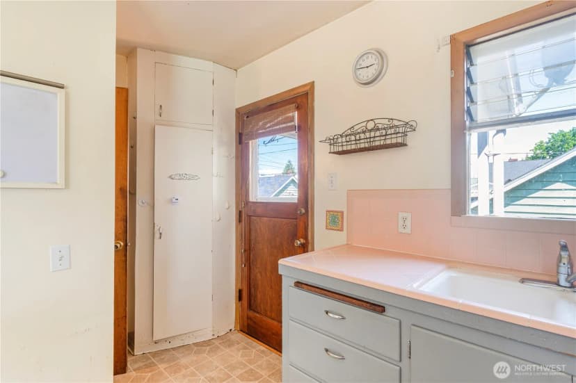 Property photo for 1505 Oakes Avenue, Everett photo 18