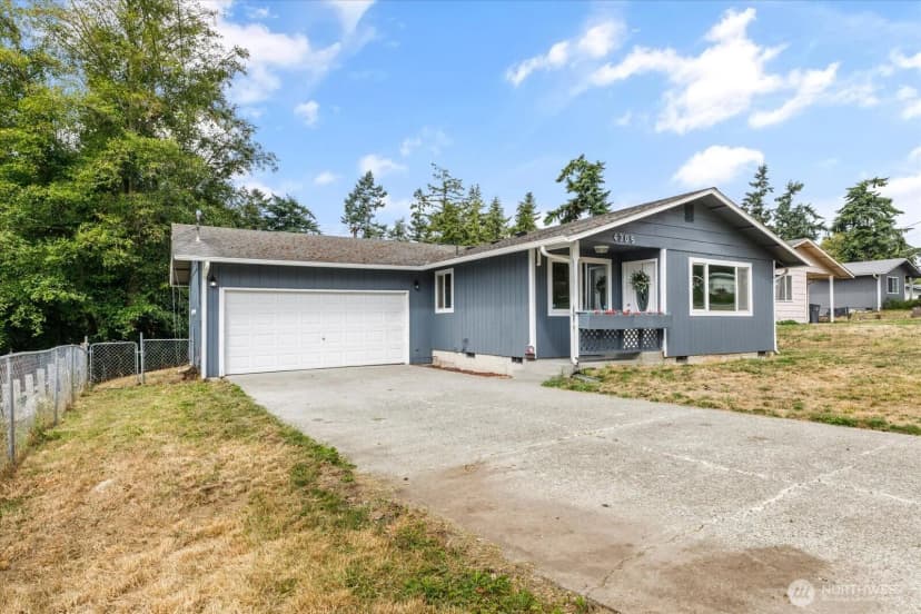 Property photo for 4305 Northgate Drive, Oak Harbor photo 3
