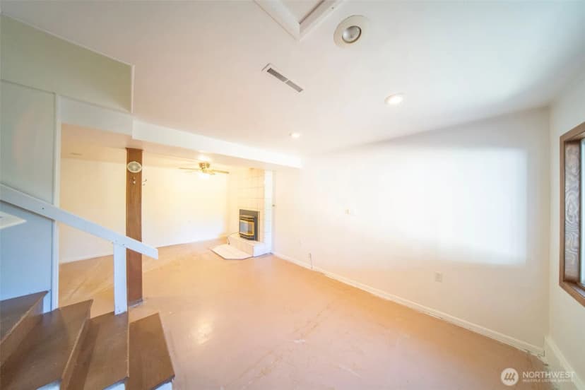 Property photo for 1101 W Mukilteo Boulevard, Everett photo 12