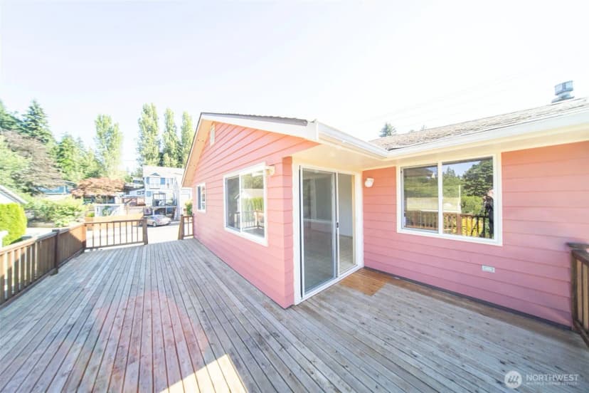 Property photo for 1101 W Mukilteo Boulevard, Everett photo 7