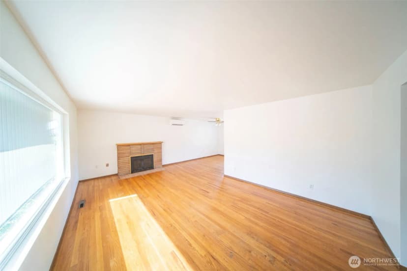 Property photo for 1101 W Mukilteo Boulevard, Everett photo 4