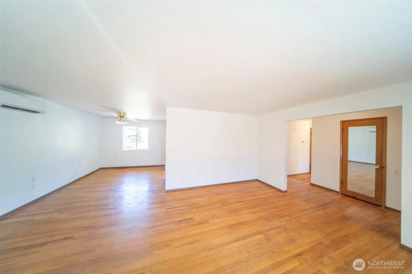 Property photo for 1101 W Mukilteo Boulevard, Everett photo 6