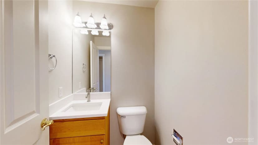 Property photo for 6502 61st Street W, University Place photo 8