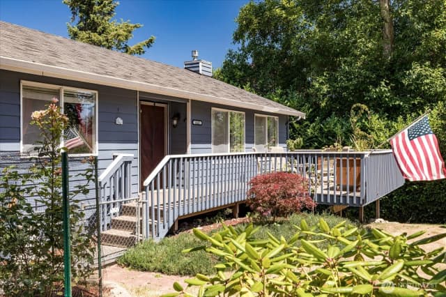 Property photo for 1162 Sw 2nd Avenue, Oak Harbor photo 3