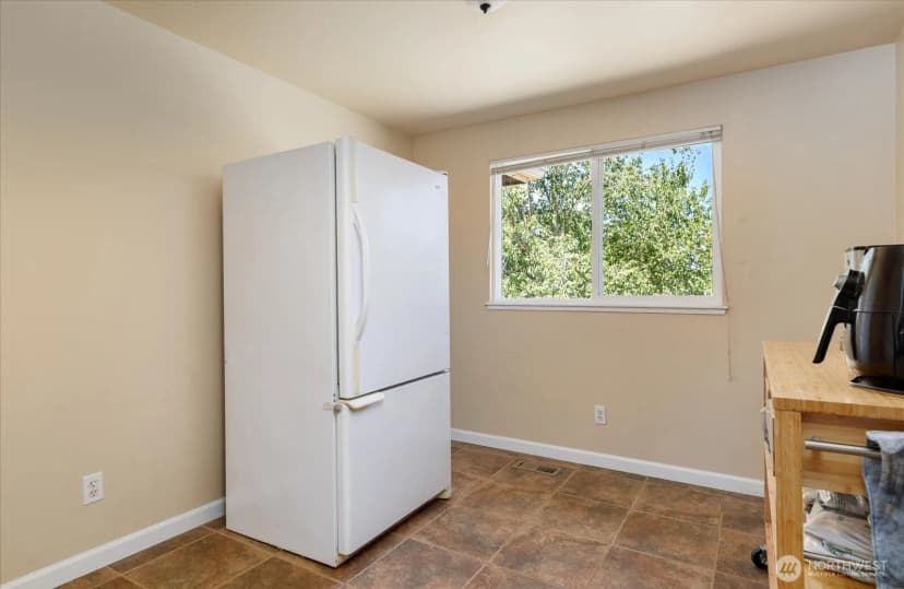 Property photo for 1162 Sw 2nd Avenue, Oak Harbor photo 15