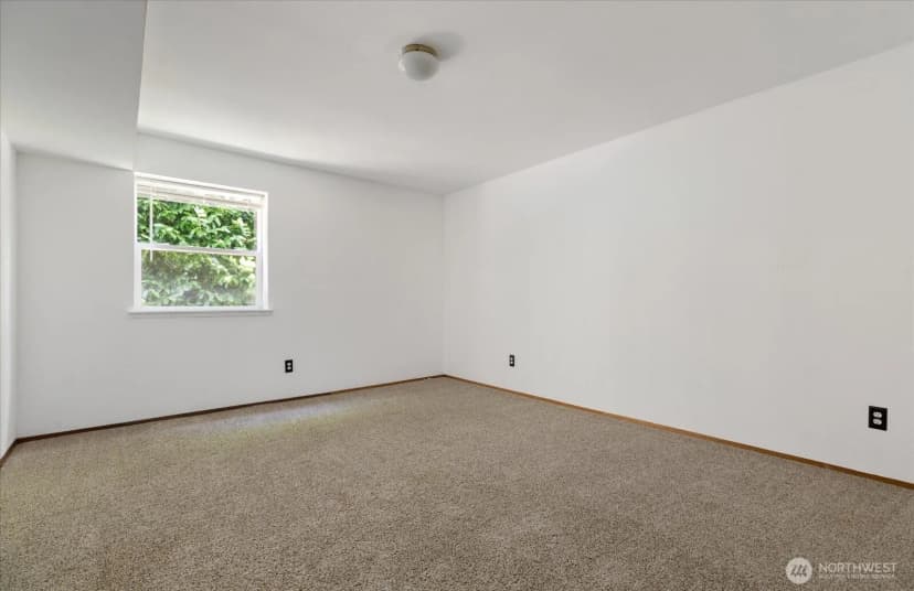 Property photo for 1162 Sw 2nd Avenue, Oak Harbor photo 24