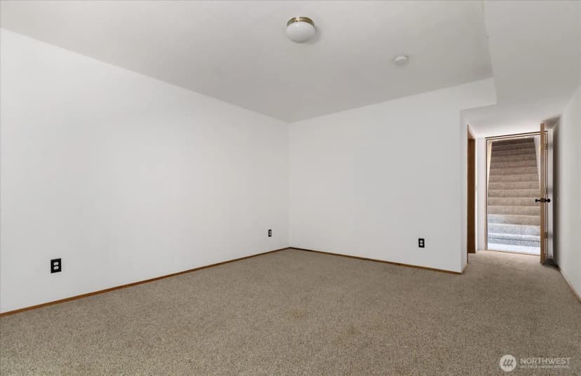 Property photo for 1162 Sw 2nd Avenue, Oak Harbor photo 25