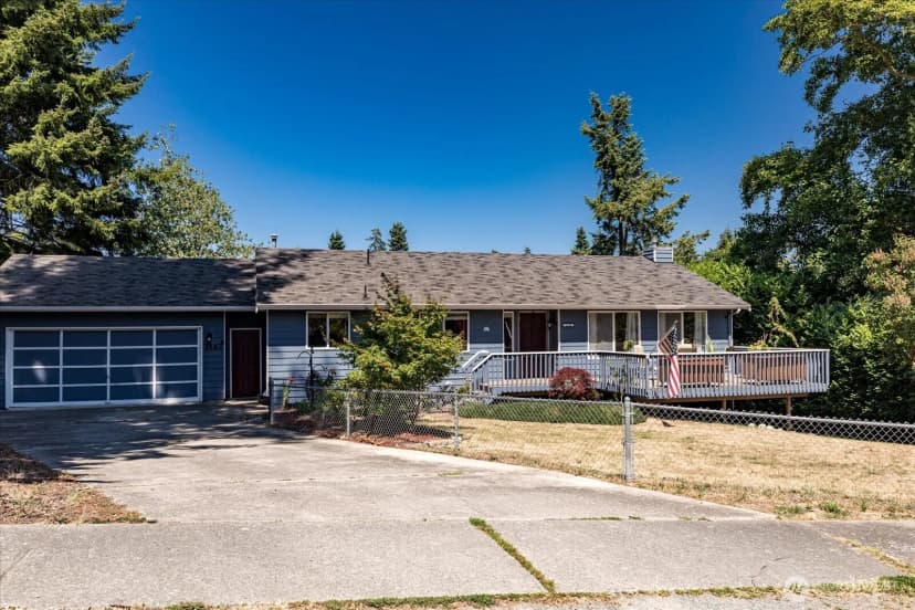 Property photo for 1162 Sw 2nd Avenue, Oak Harbor
