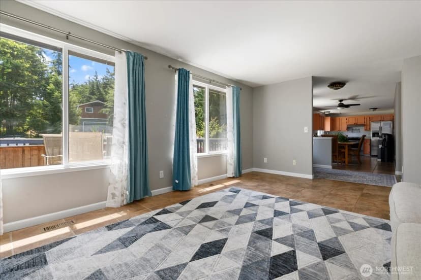 Property photo for 1162 Sw 2nd Avenue, Oak Harbor photo 8