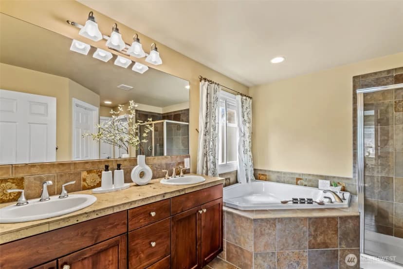 Property photo for 12106 Ne 105th Street, Kirkland photo 23