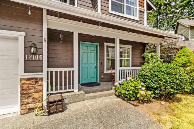 Property photo for 12106 Ne 105th Street, Kirkland photo 2
