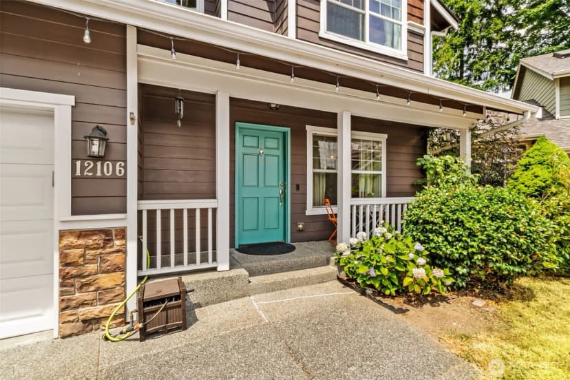 Property photo for 12106 Ne 105th Street, Kirkland photo 2