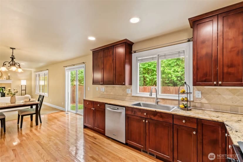 Property photo for 12106 Ne 105th Street, Kirkland photo 10