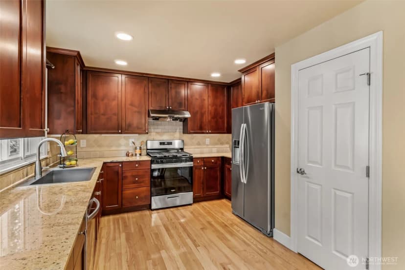 Property photo for 12106 Ne 105th Street, Kirkland photo 9