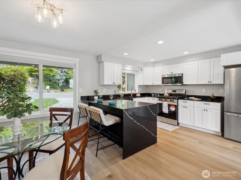 Property photo for 652 Sw Judson Drive, Oak Harbor photo 6