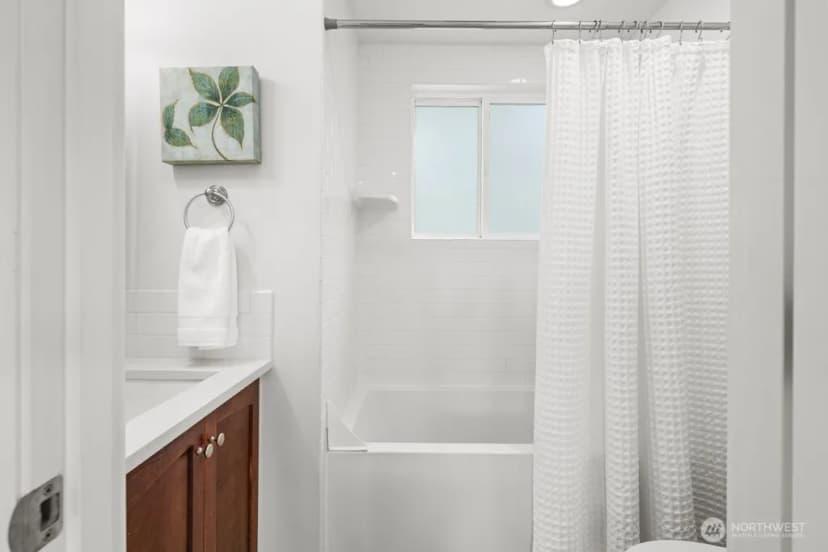 Property photo for 4160 Sw Orchard Street, Seattle photo 17